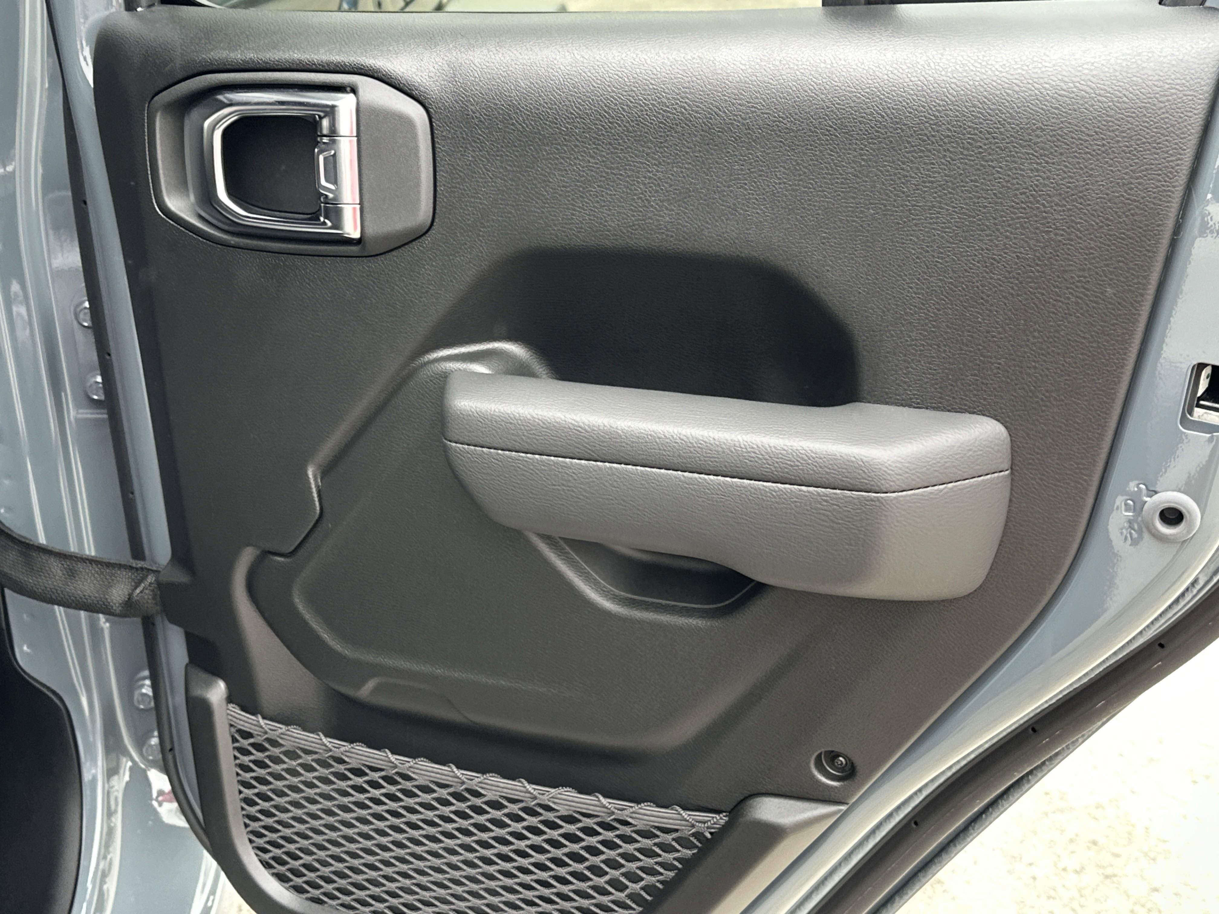 2025 Jeep Wrangler Sport S photo 2