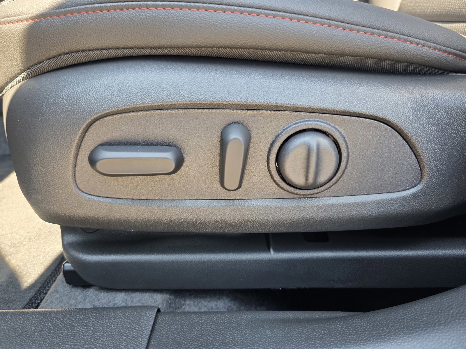 2025 Chevrolet Trax photo 22