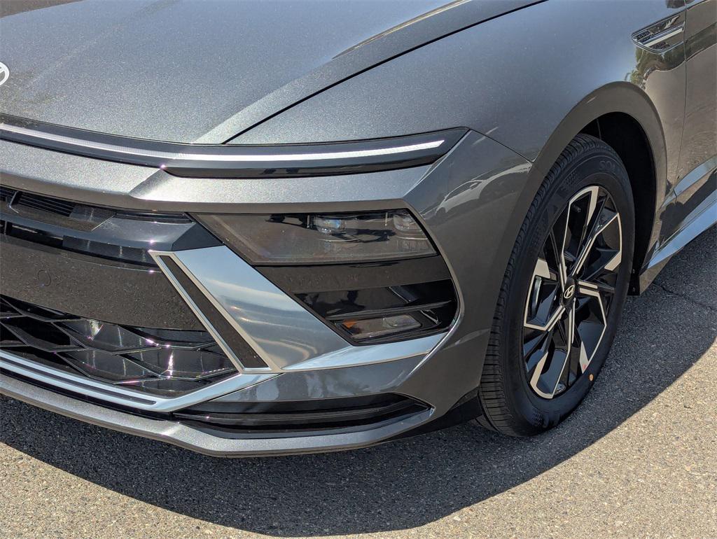 2025 Hyundai Sonata SEL photo 10