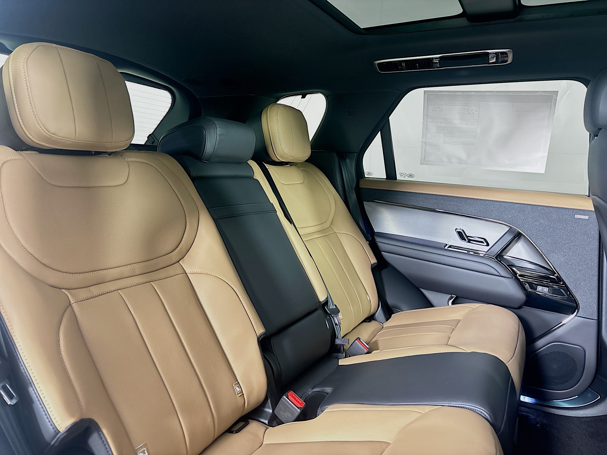 2025 Land Rover Range Rover Sport SE photo 23