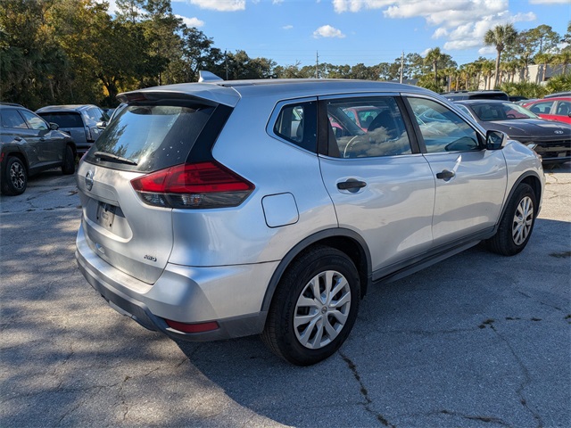 2017 Nissan Rogue S photo 3