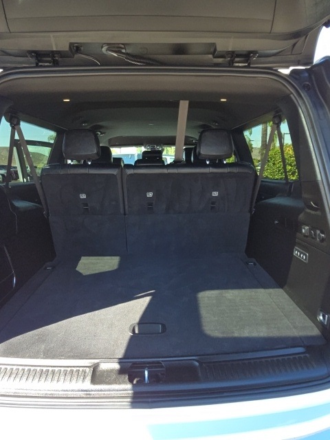 2023 Jeep Wagoneer L Series II photo 32