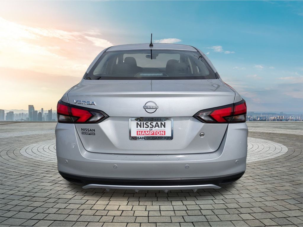 2025 Nissan Versa S photo 4