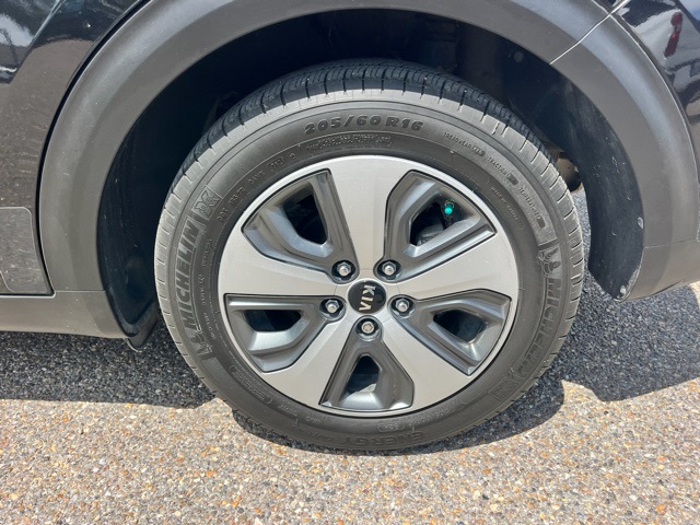 2021 Kia Niro LX photo 8
