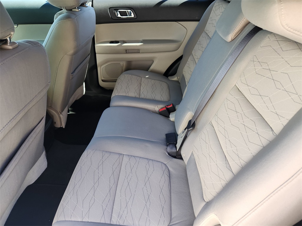 2014 Ford Explorer Base photo 9