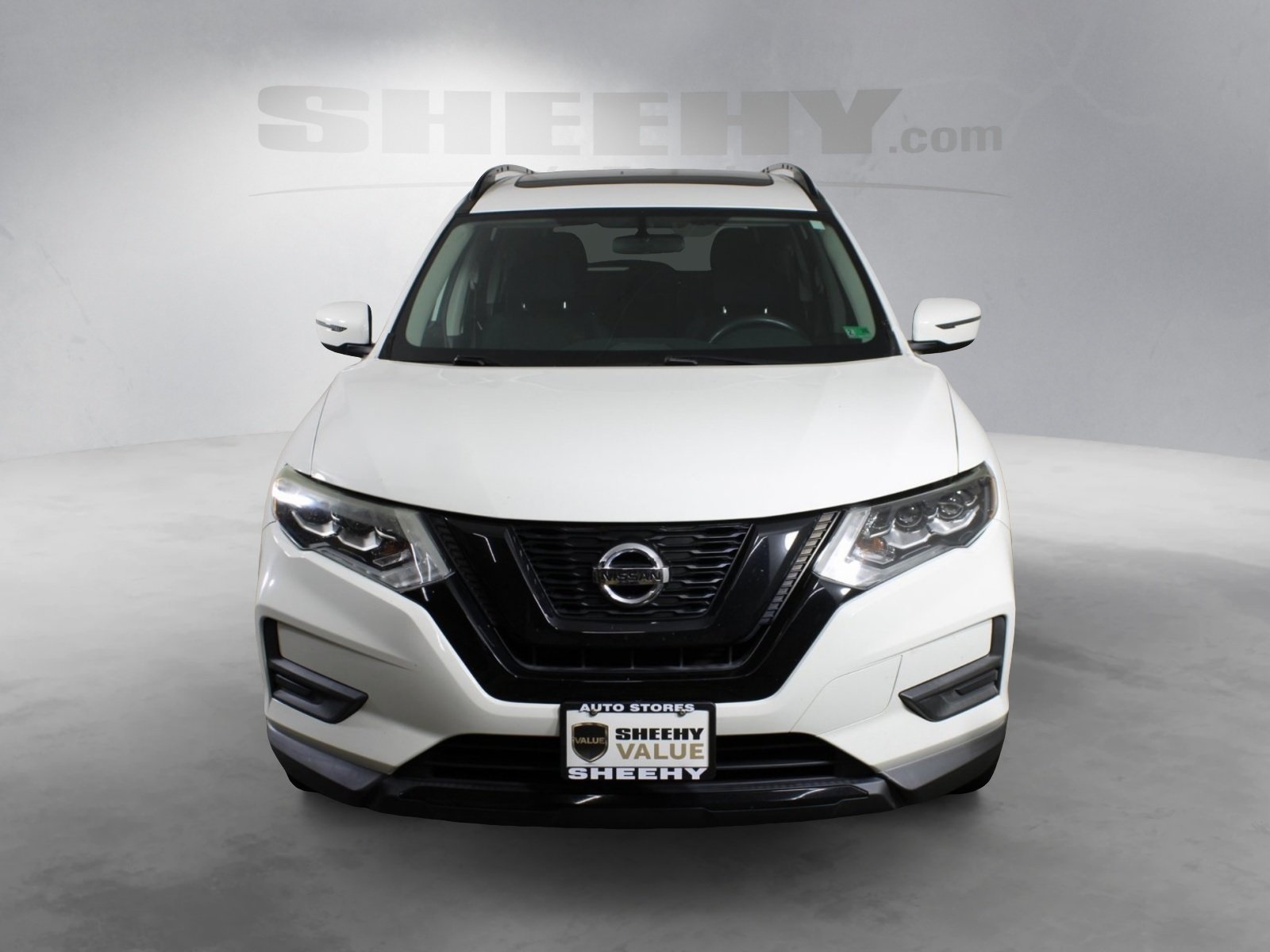2017 Nissan Rogue SV photo 3