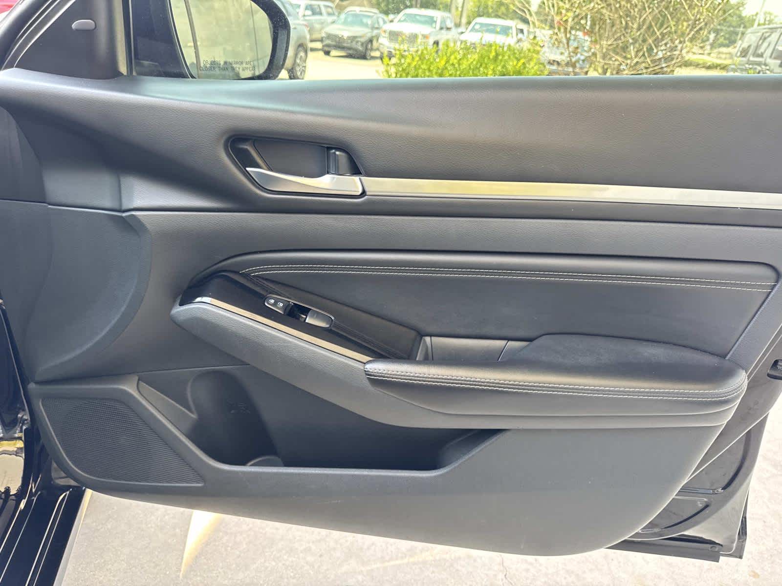 2021 Nissan Altima 2.5 SV photo 23