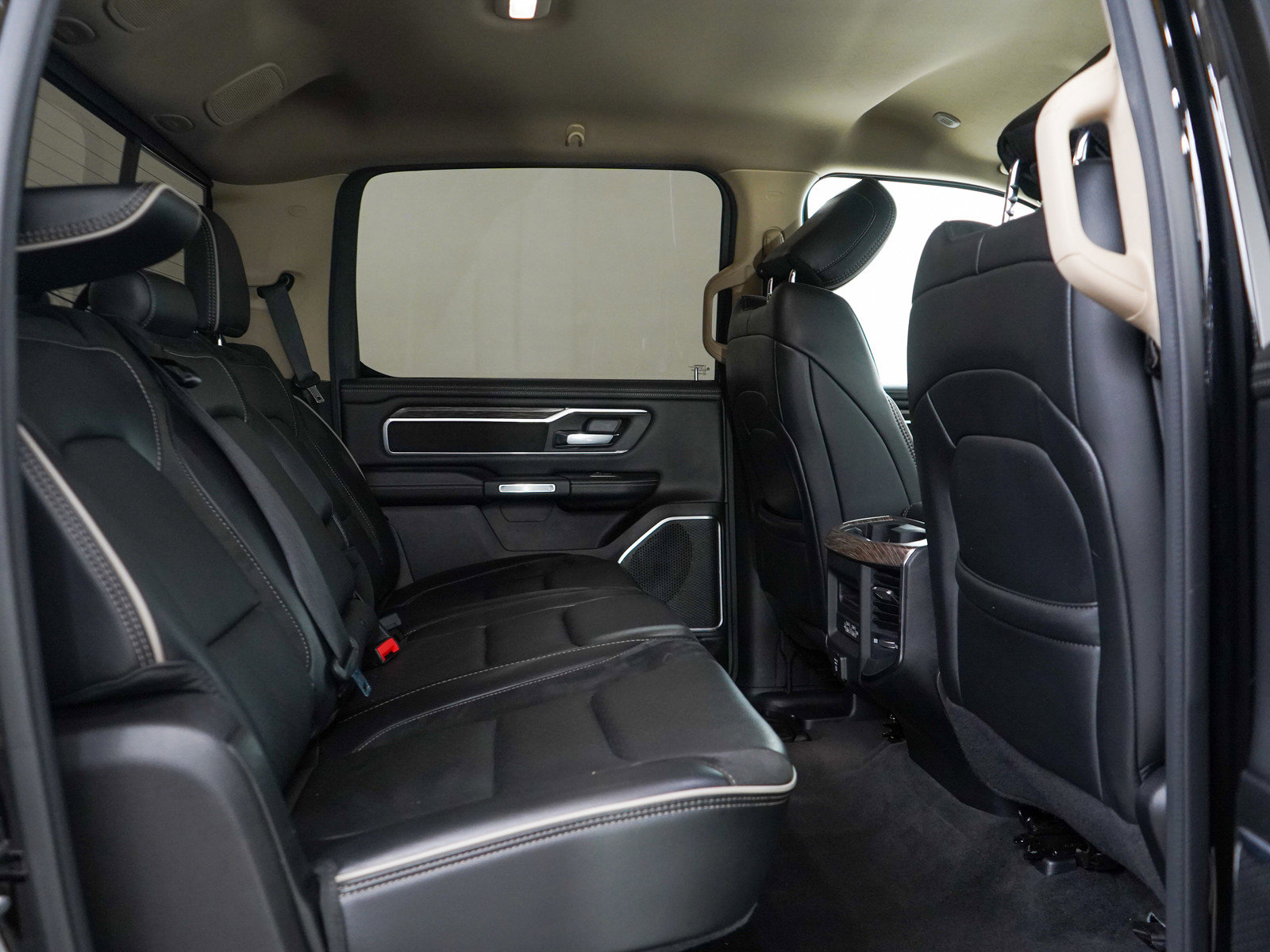 2019 Ram 1500 Laramie photo 11