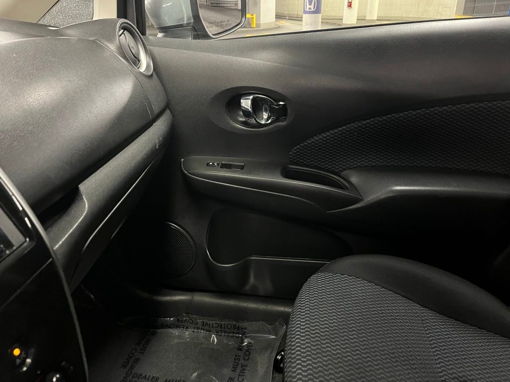2015 Nissan Versa Note SL photo 23