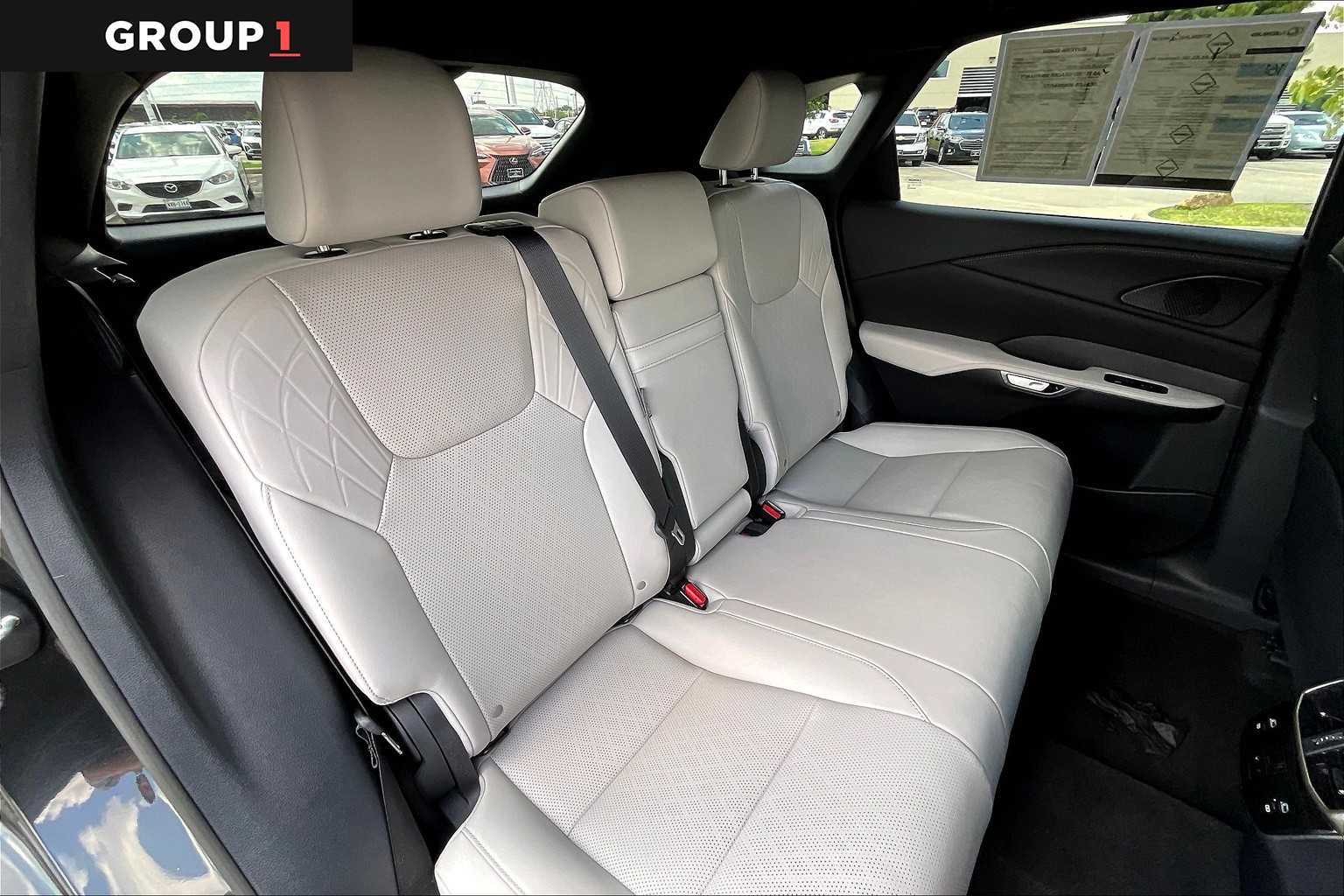 2024 Lexus RX Premium photo 17