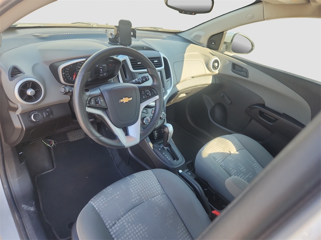 2020 Chevrolet Sonic LT photo 9