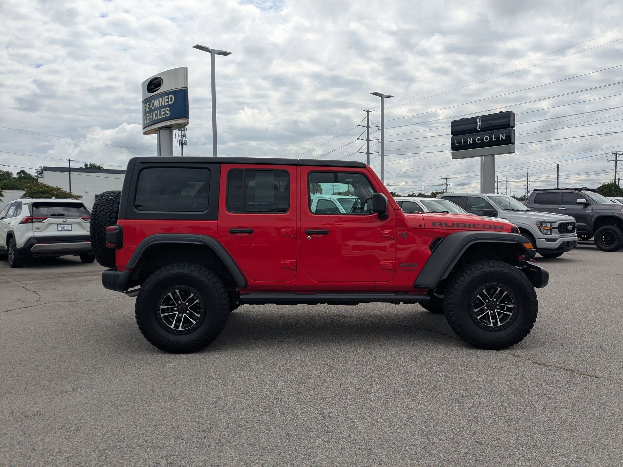 2024 Jeep Wrangler Rubicon photo 4