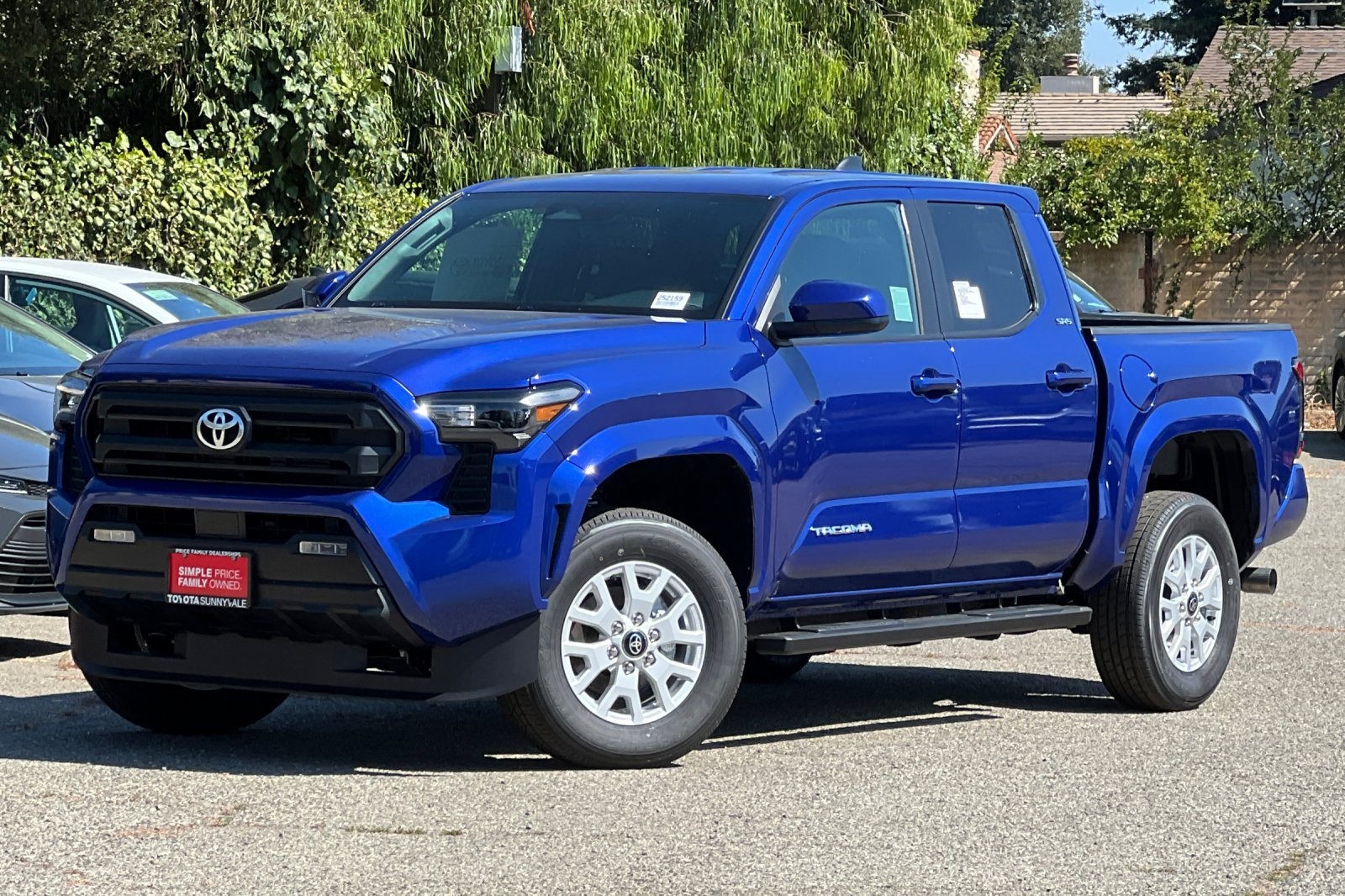 2025 Toyota Tacoma SR5 4x4 Double Cab photo 2