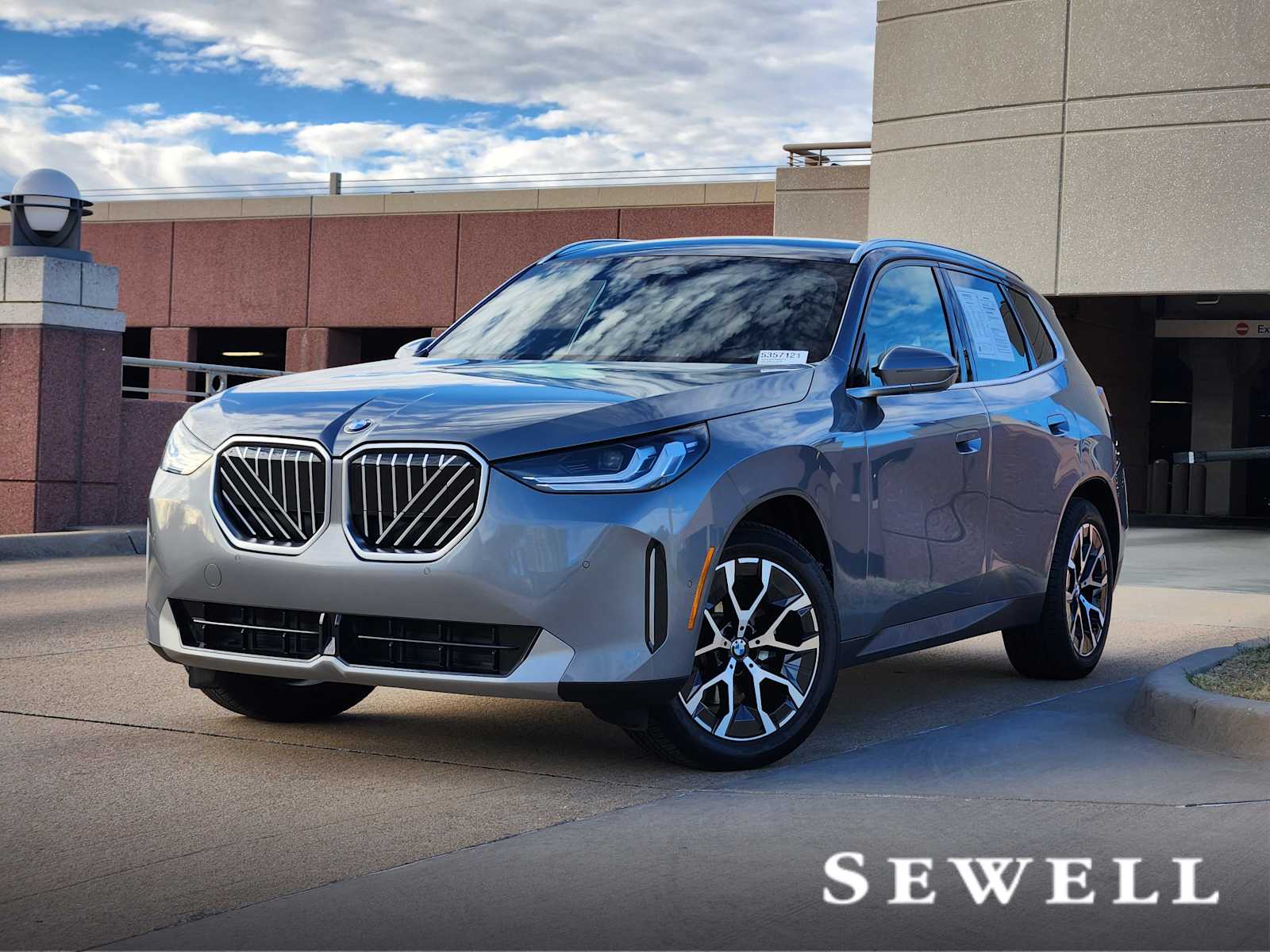 2025 BMW X3 30's photo