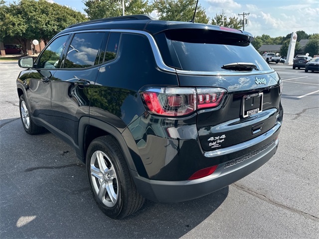 2023 Jeep Compass Latitude photo 4