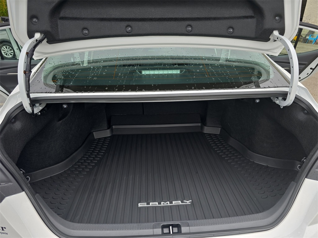 2025 Toyota Camry LE photo 11