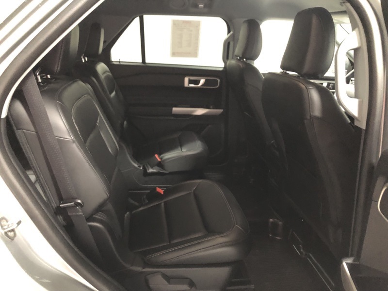 2023 Ford Explorer XLT photo 10