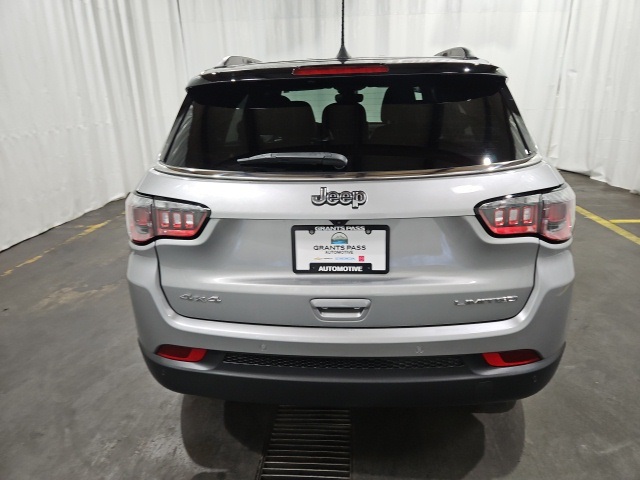 2024 Jeep Compass Limited photo 4