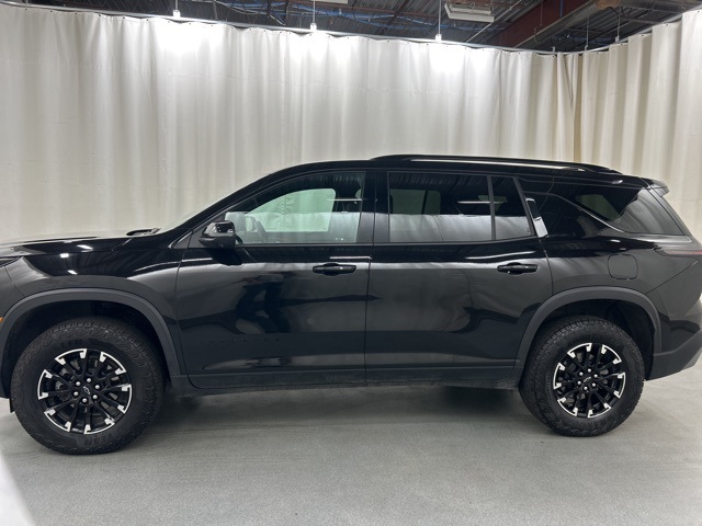2024 Chevrolet Traverse Z71 photo 2