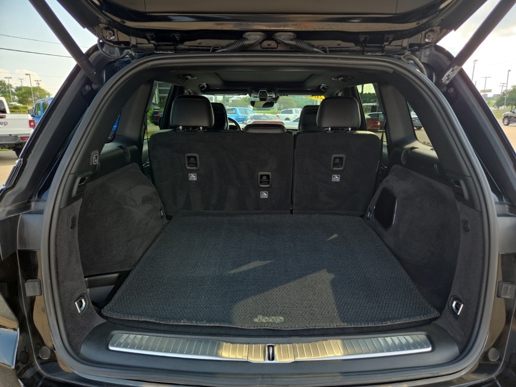2023 Jeep Grand Cherokee Summit photo 5