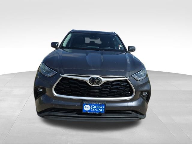 2021 Toyota Highlander XLE photo 8