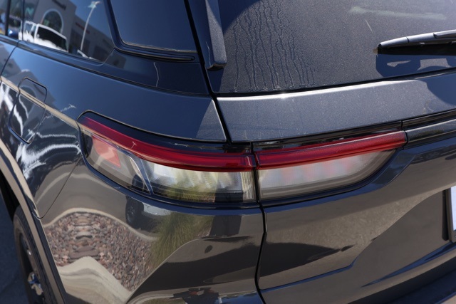 2025 Jeep Grand Cherokee Limited photo 4