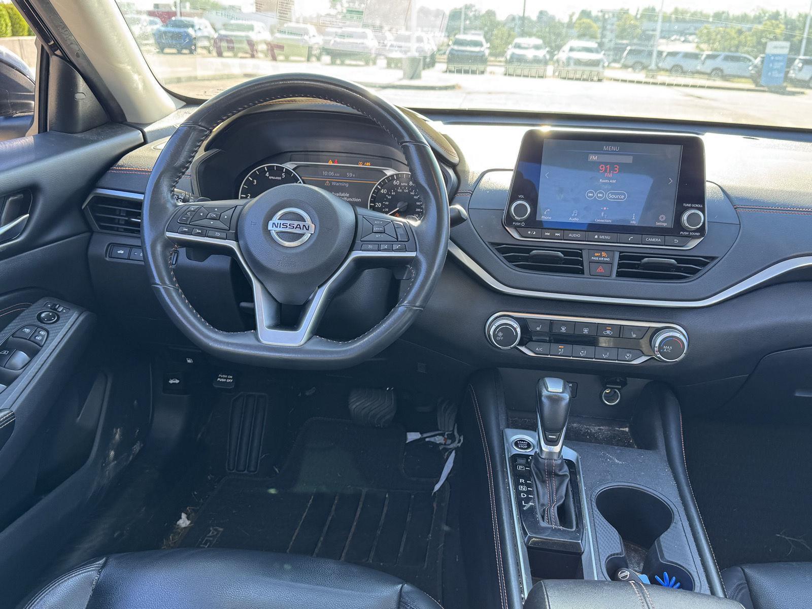 2022 Nissan Altima 2.5 SR photo 23