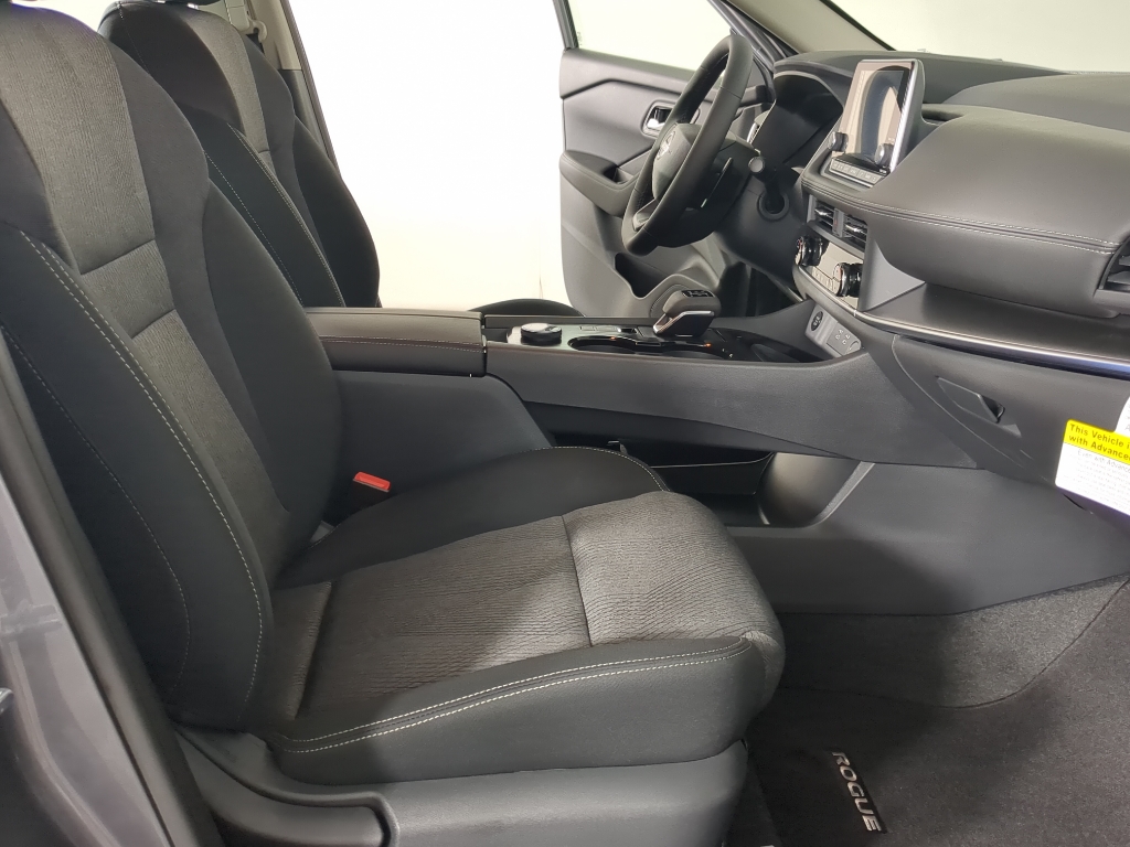 2026 Nissan Rogue SV photo 12