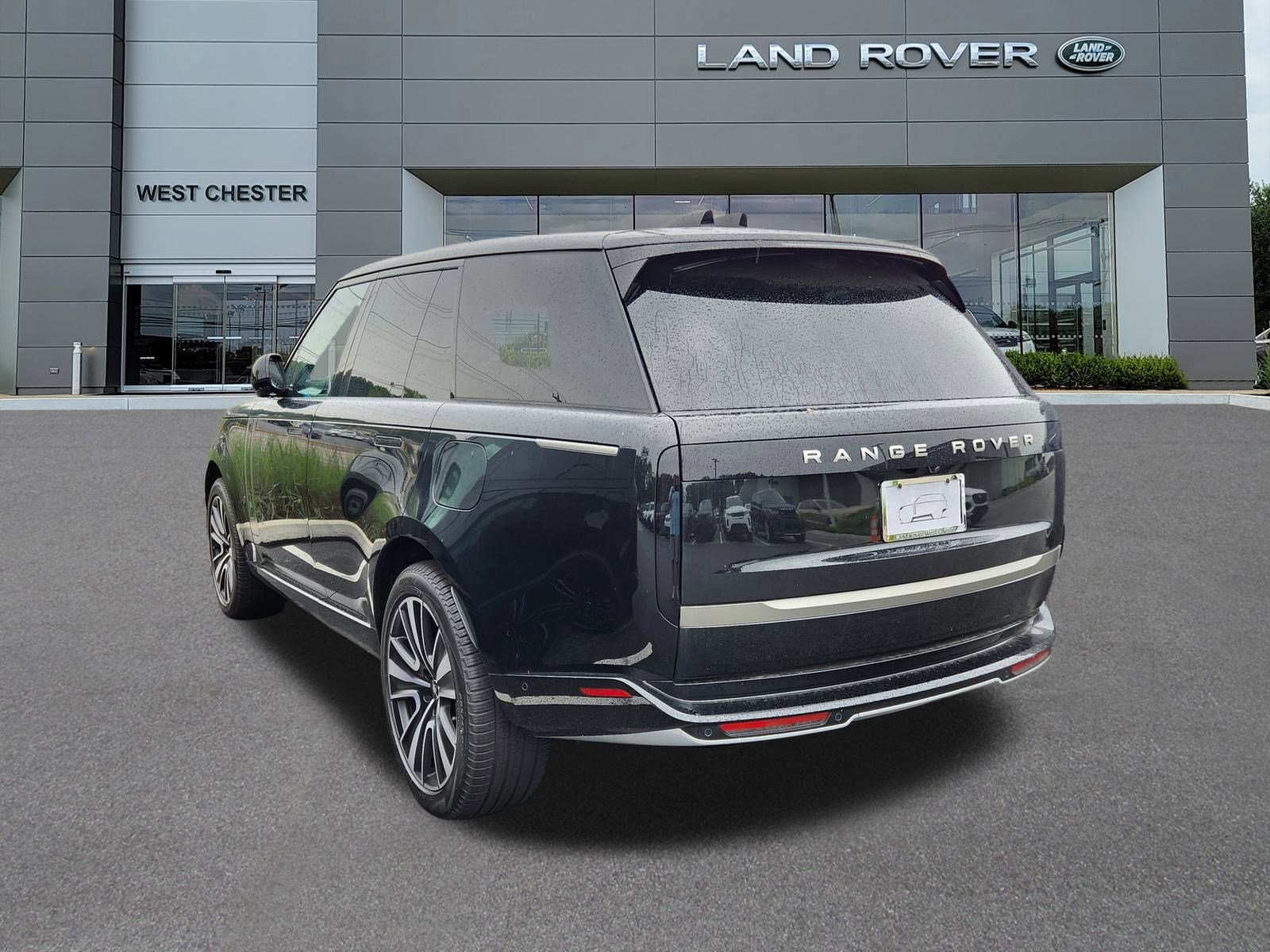 2025 Land Rover Range Rover SE photo 3