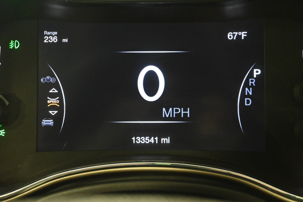 2016 Jeep Grand Cherokee Limited photo 25