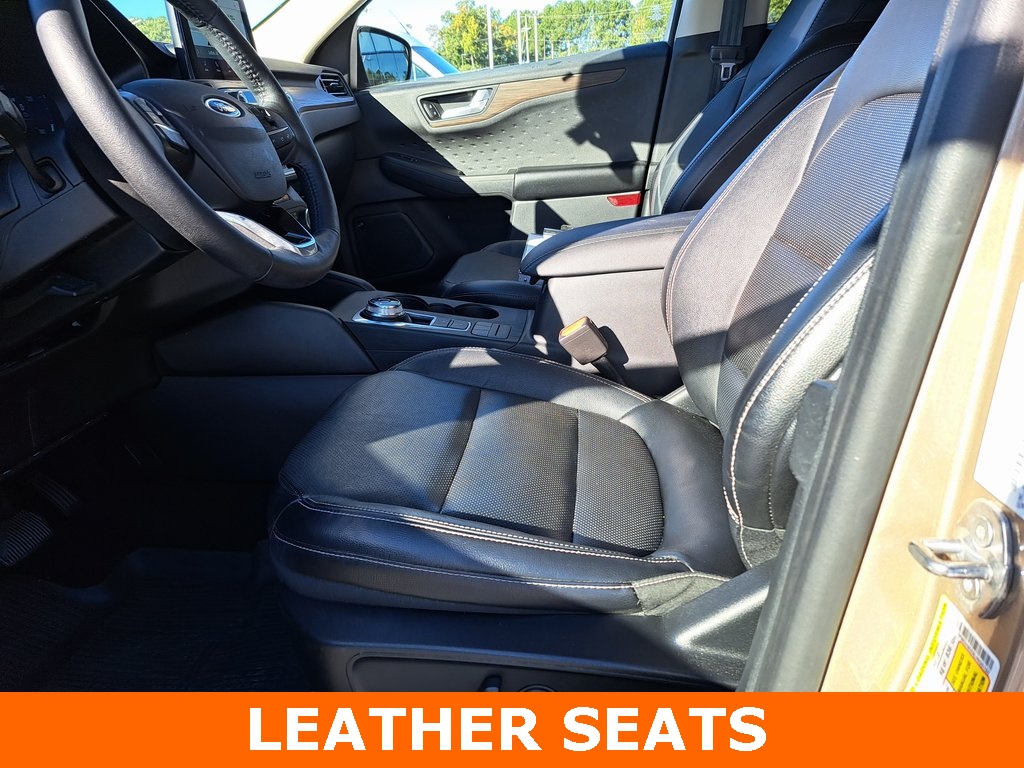2020 Ford Escape Titanium Hybrid photo 8