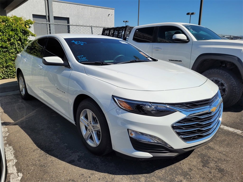 2024 Chevrolet Malibu 1LT photo 3