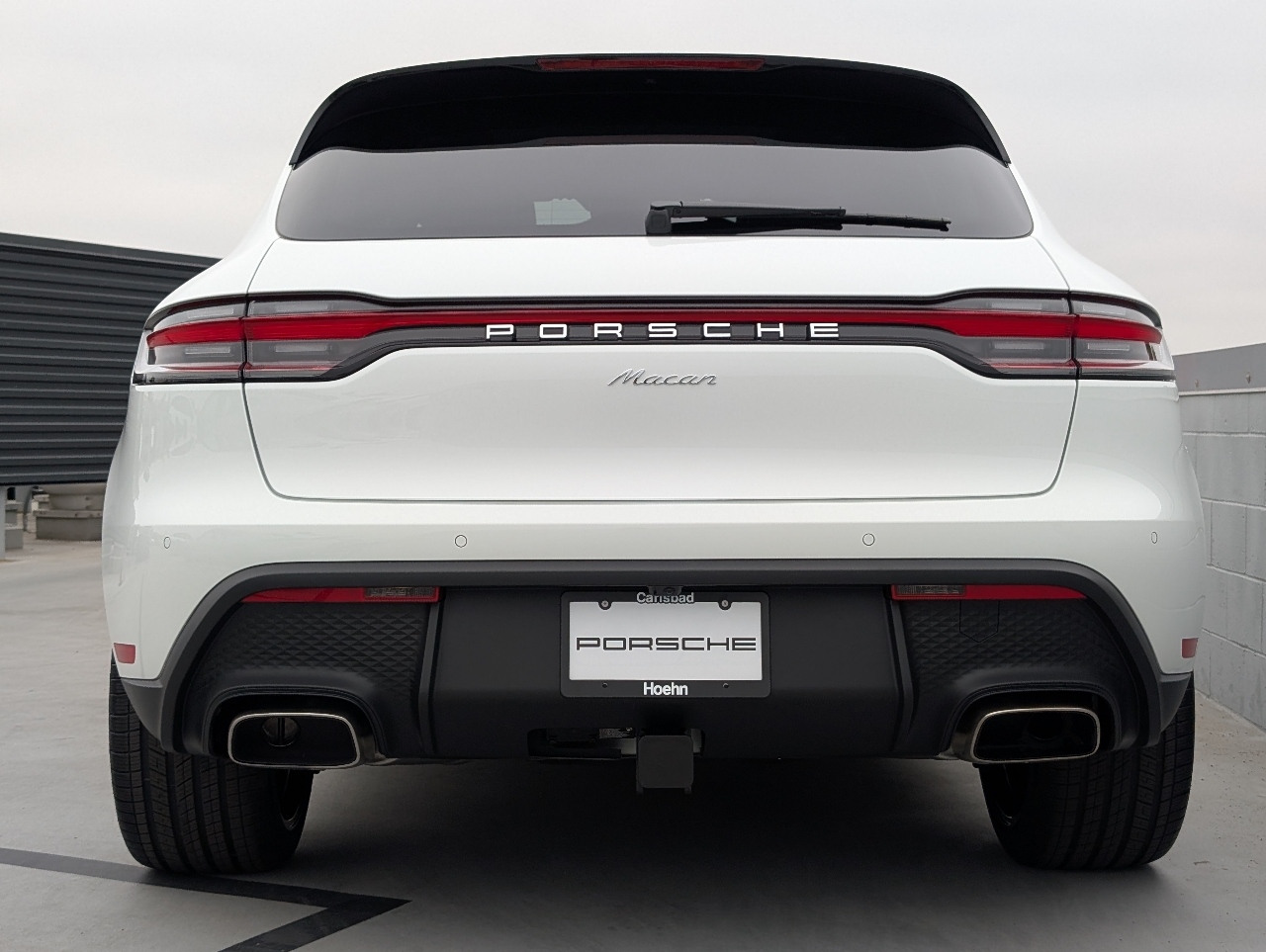 2025 Porsche Macan T photo 11
