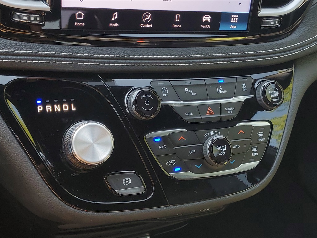 2025 Chrysler Pacifica photo 30