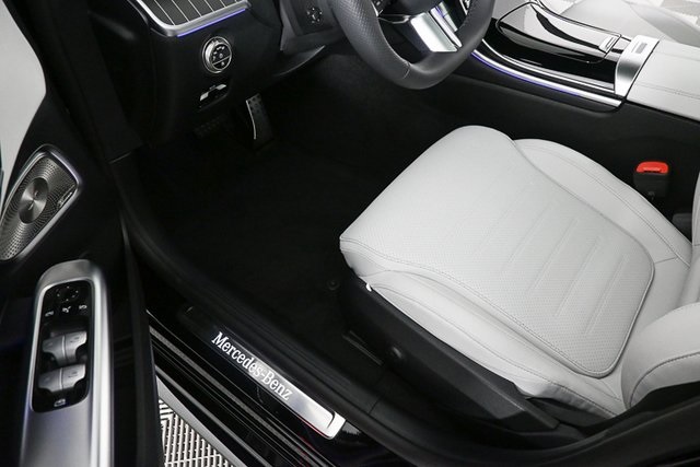 2025 Mercedes Benz C 300 4MATIC photo 7