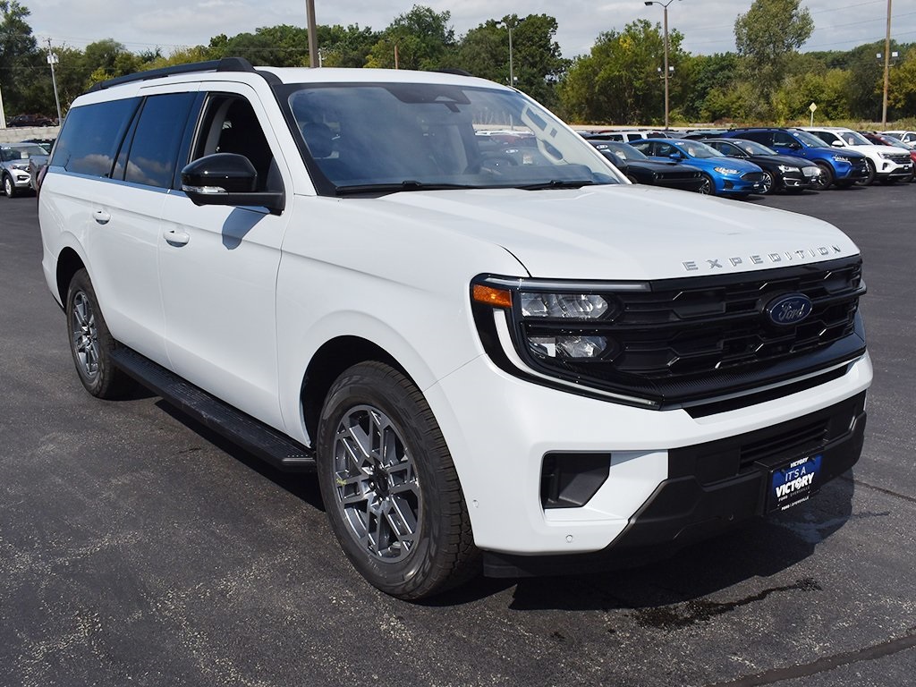 2025 Ford Expedition MAX photo 12