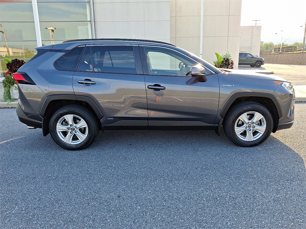 2019 Toyota RAV4 Hybrid XLE photo 11