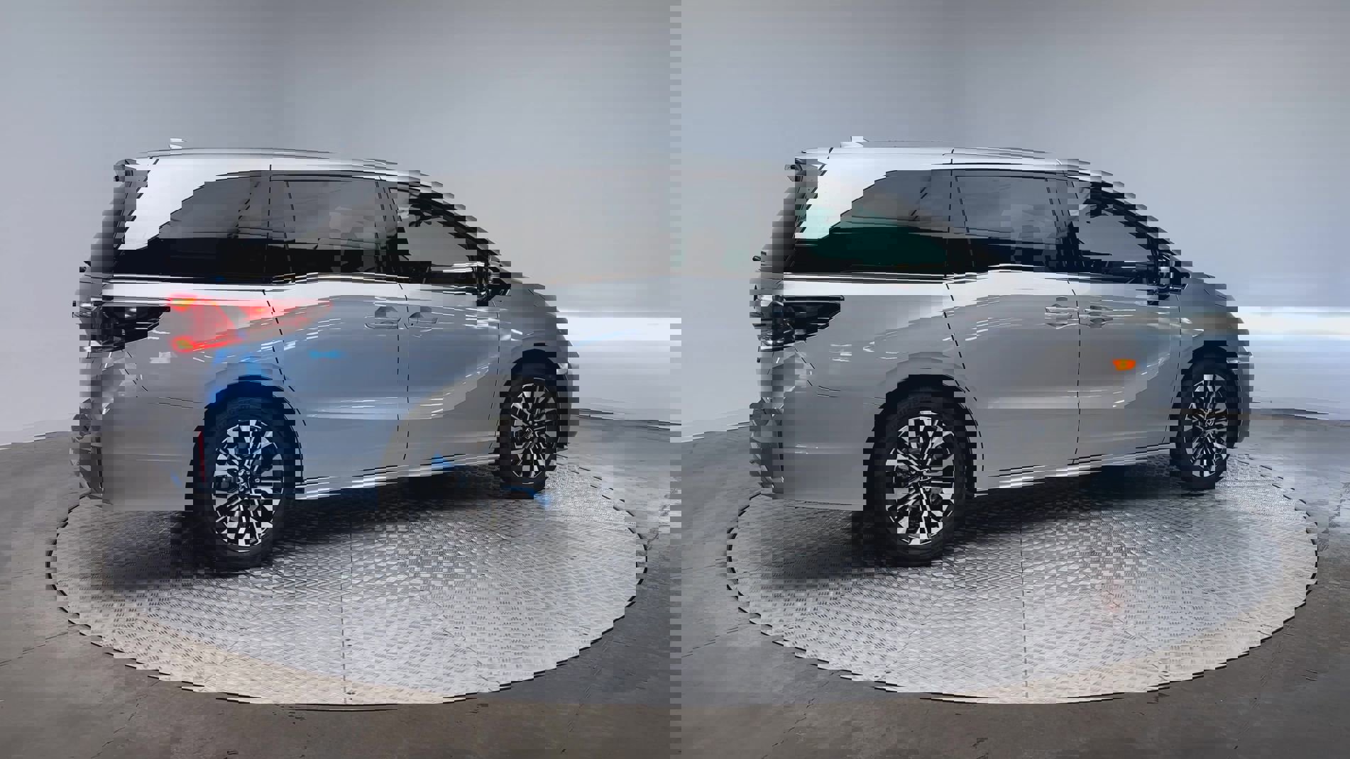 2026 Honda Odyssey Elite photo 9