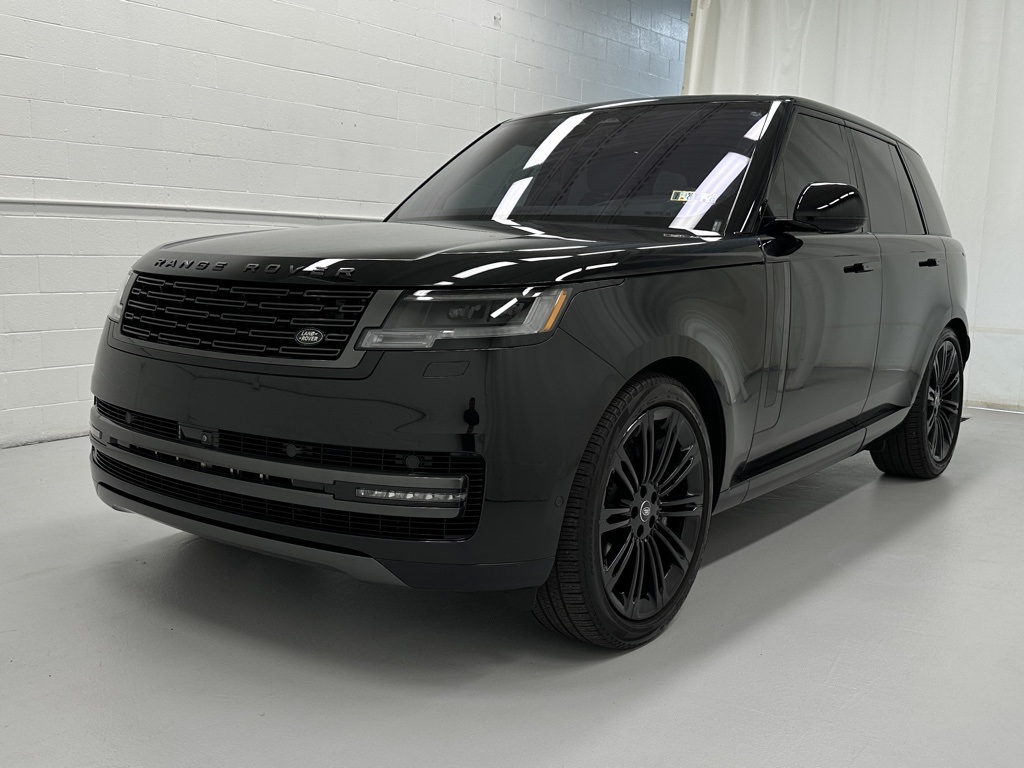 2023 Land Rover Range Rover SE photo 4