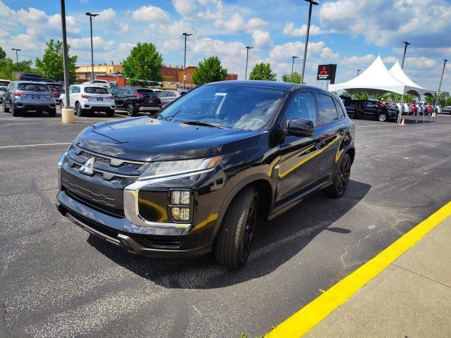 2025 Mitsubishi Outlander Sport LE photo 3