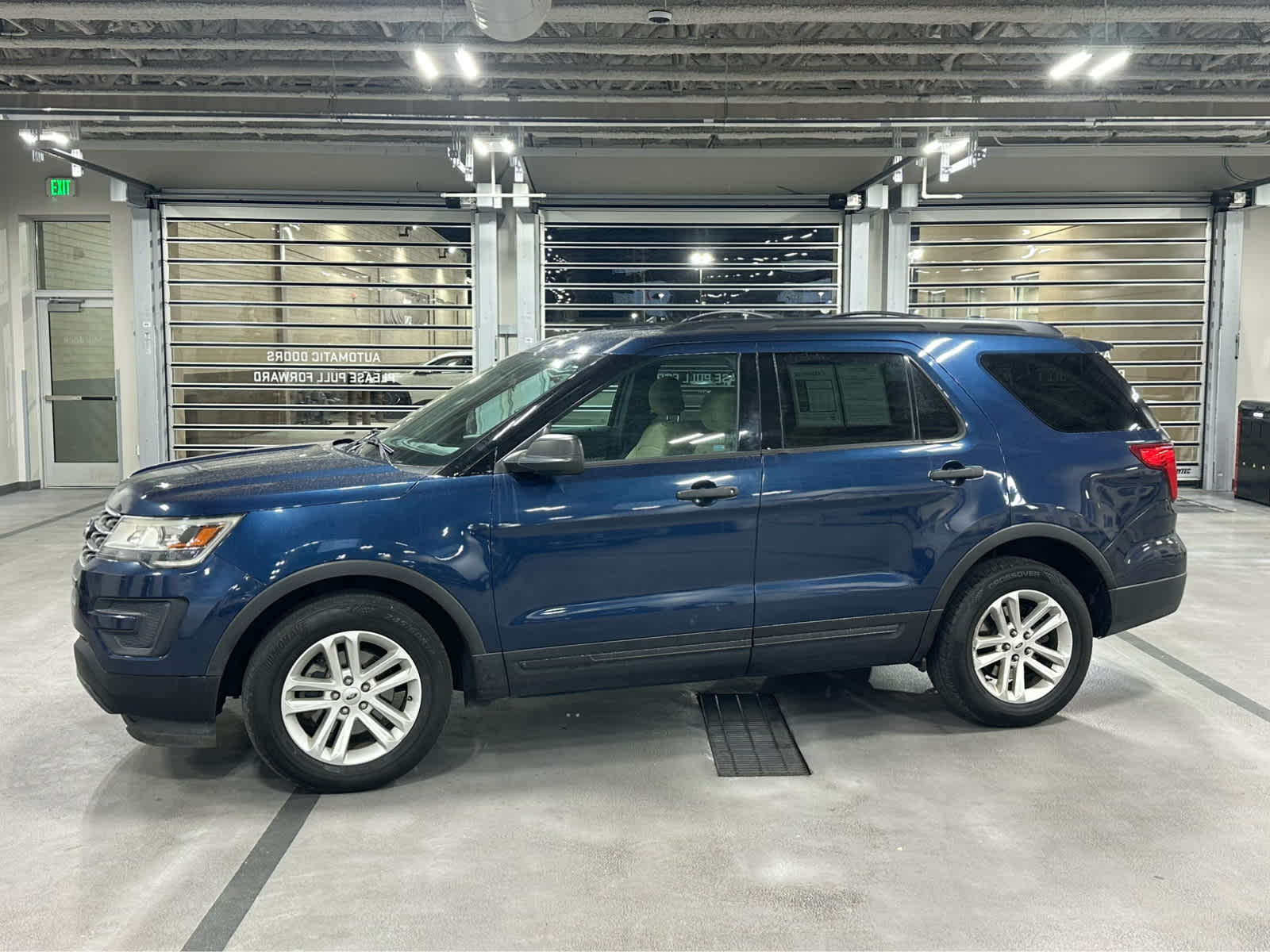 2017 Ford Explorer Base's photo