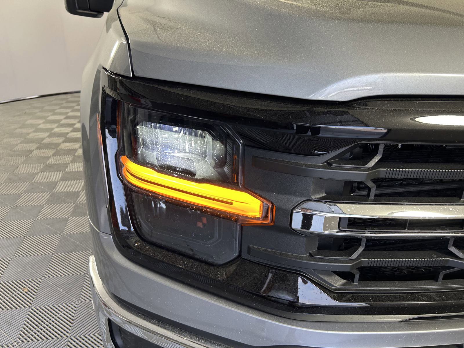 2025 Ford F-150 XLT photo 9