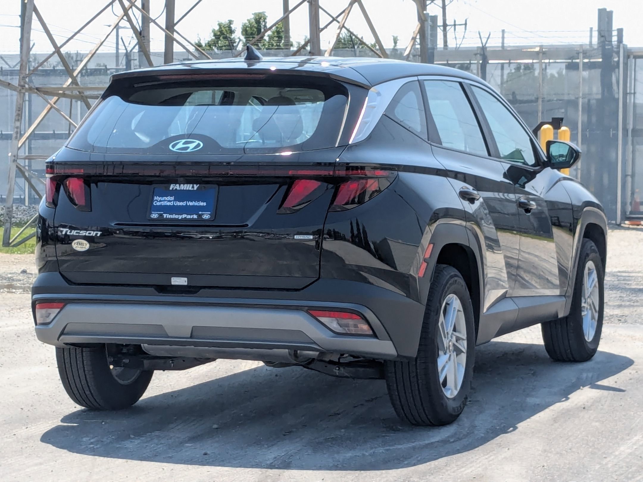2025 Hyundai Tucson SE photo 3