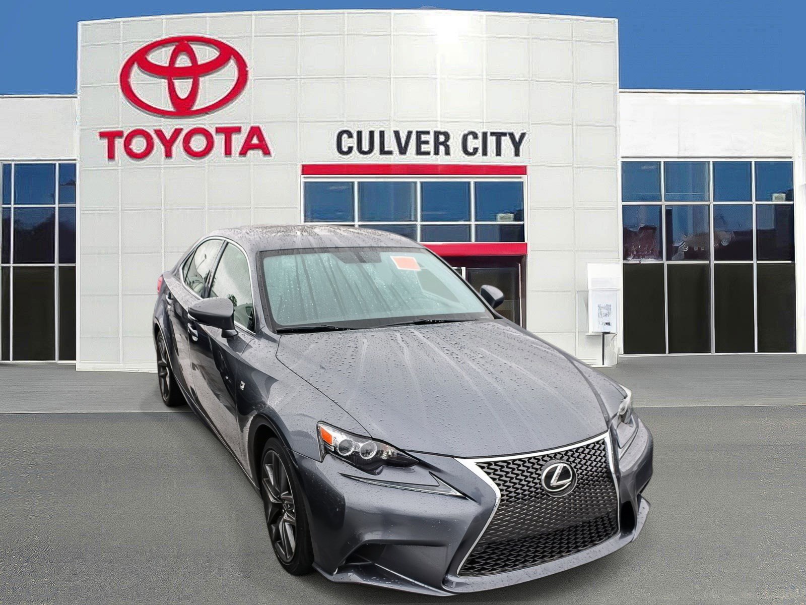 2015 Lexus IS 350's photo