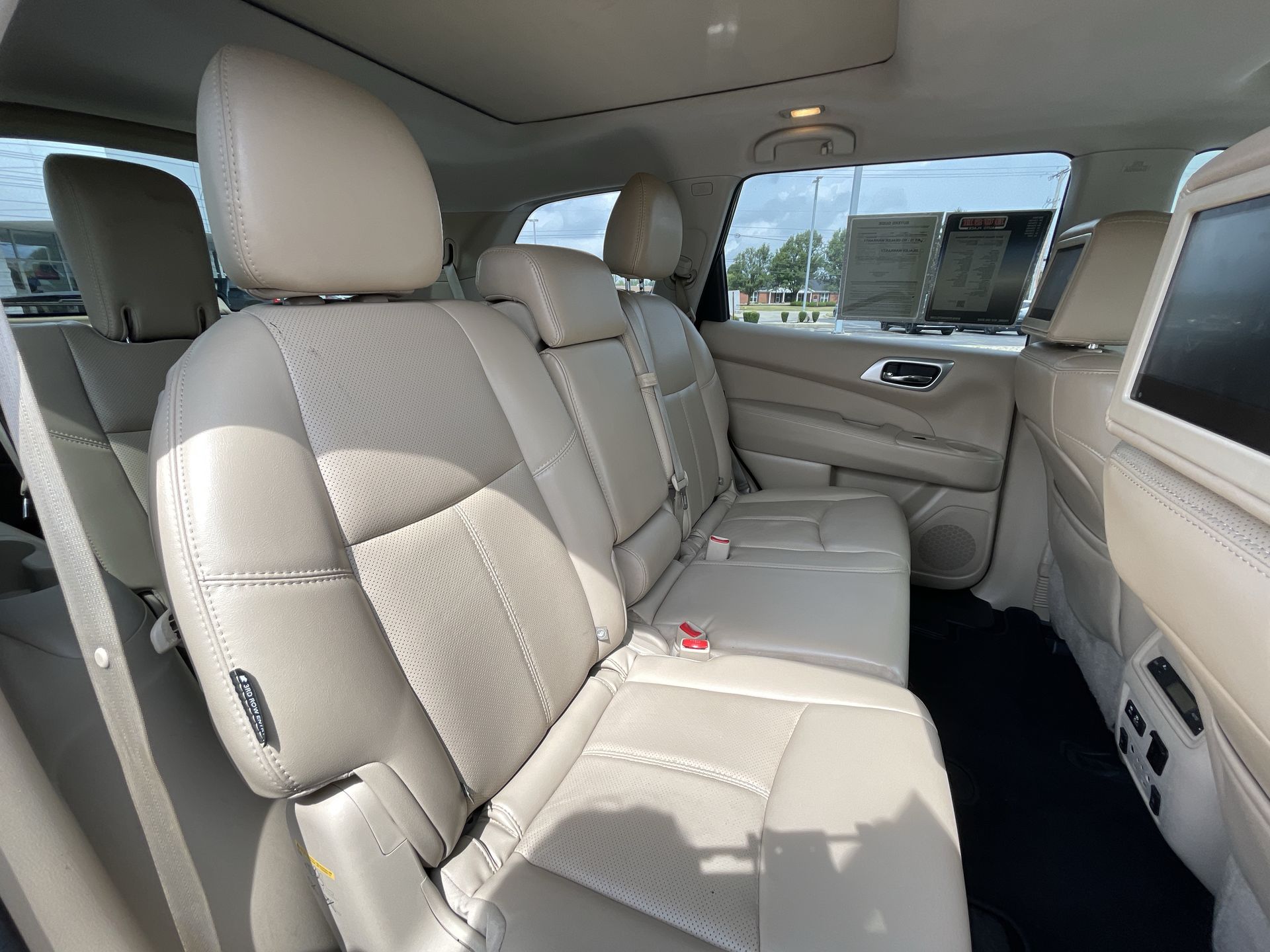 2019 Nissan Pathfinder Platinum photo 59