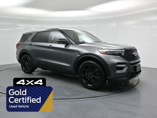 2022 Ford Explorer ST's photo