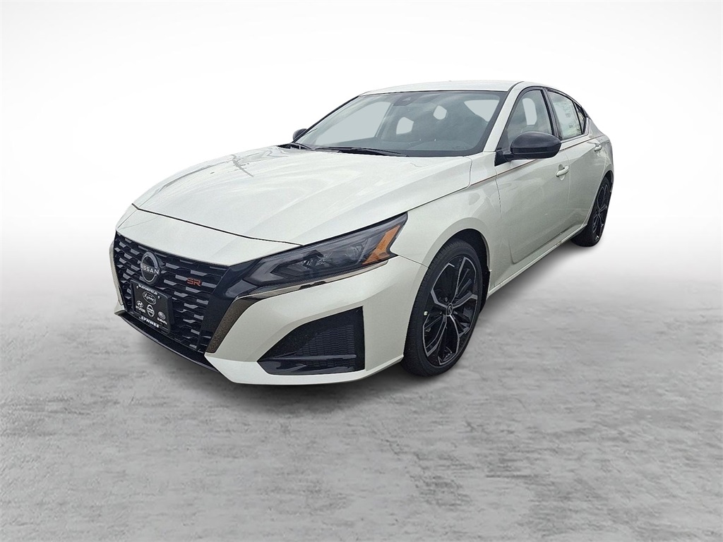 2025 Nissan Altima SR photo 3