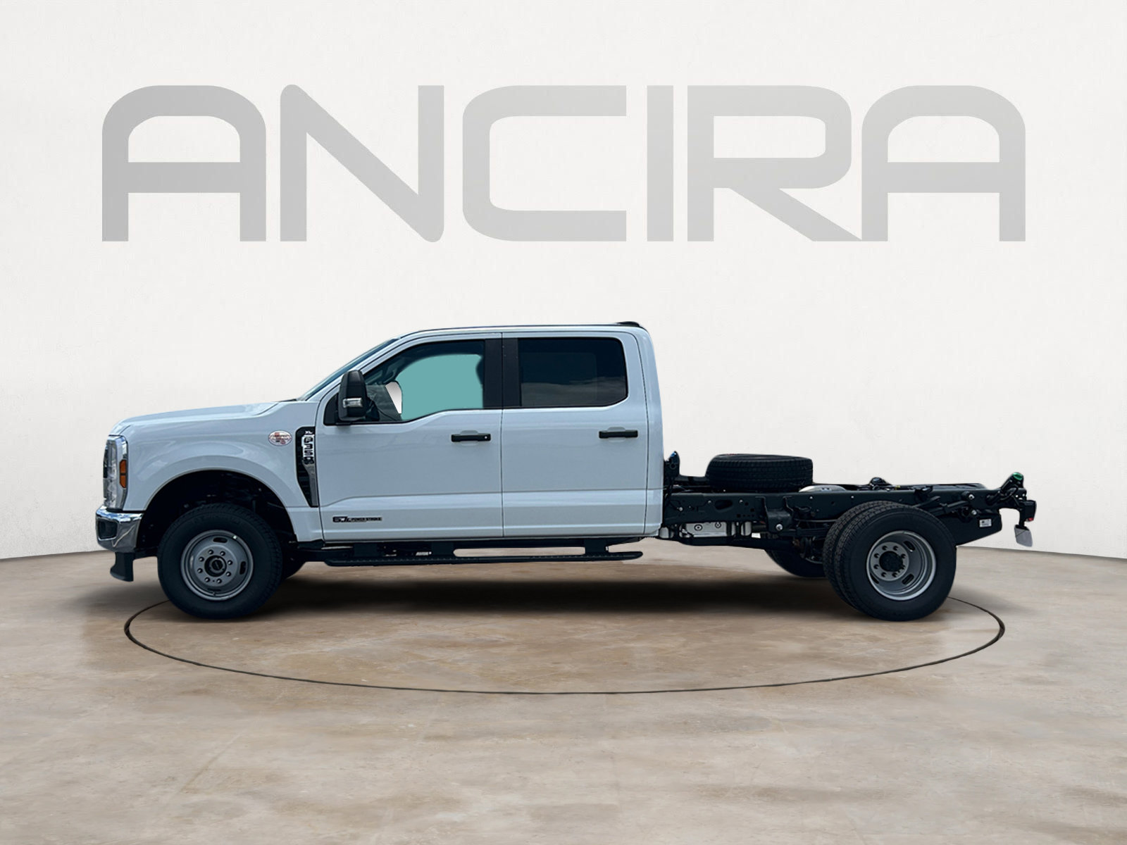 2025 Ford F-350 XL photo 4