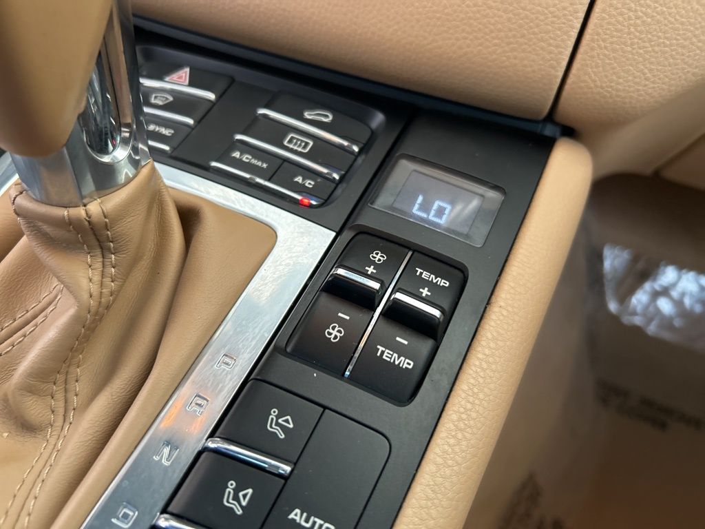 2015 Porsche Macan S photo 42