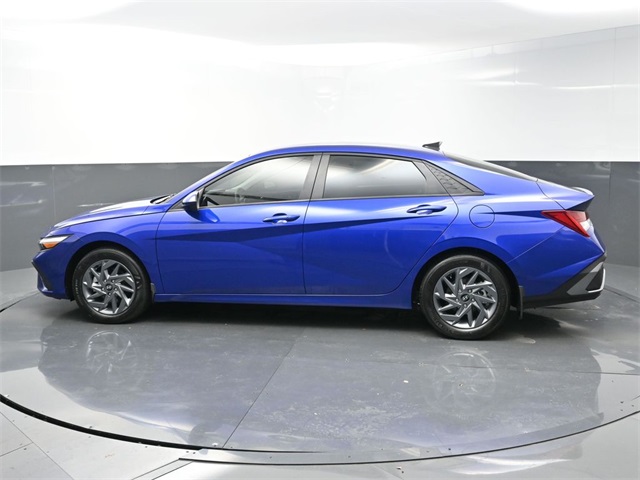 2024 Hyundai Elantra Hybrid Blue photo 4